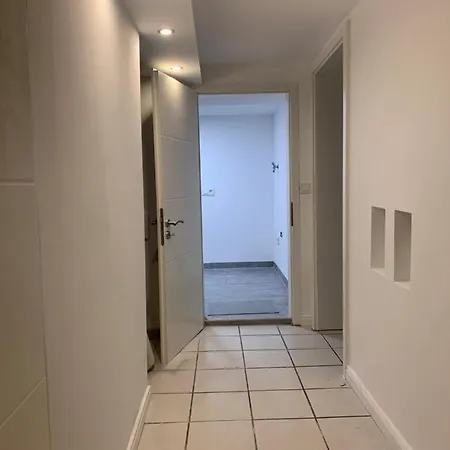 Calm Souterrain Appertment In ראטינגן