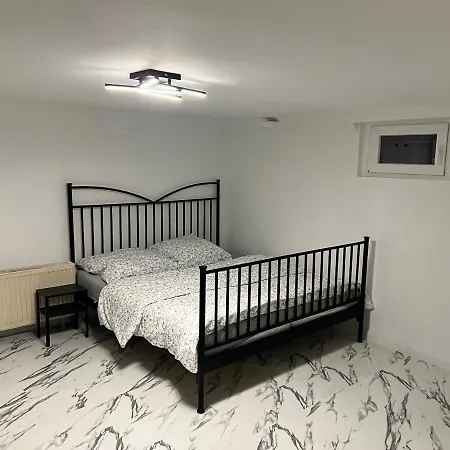 דירה Calm Souterrain Appertment In