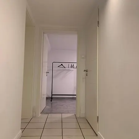 Calm Souterrain Appertment In Ratingen