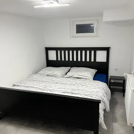 Calm Souterrain Appertment In Апартаменты *