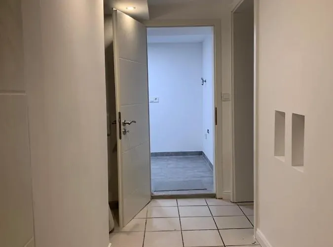 Calm Souterrain Appertment In Ratingen