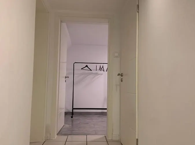 Calm Souterrain Appertment In Ratingen